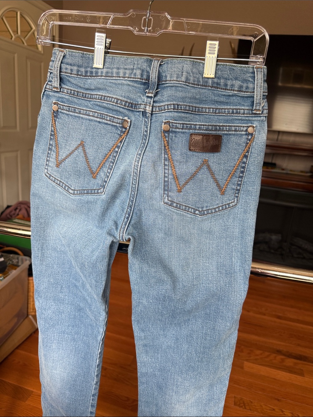 Wrangler Light Blue Skinny Jeans with Signature Back Pocket Stitch size 14 Reg